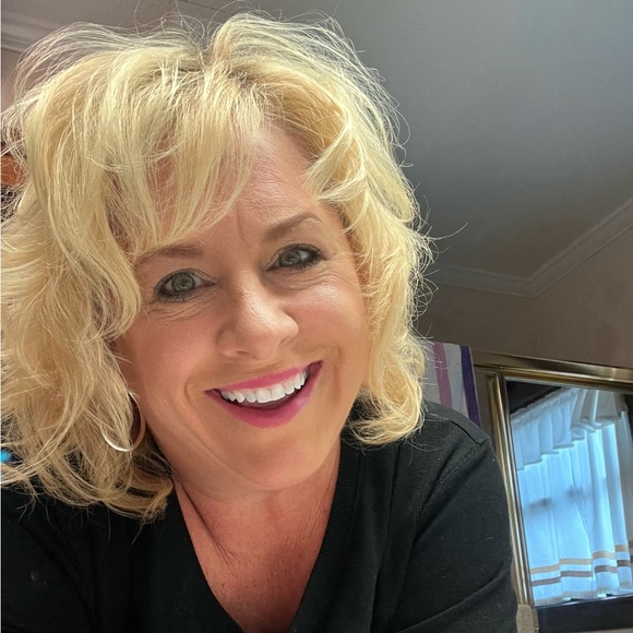 Meet your Posher, Robin - Picture 1 of 1